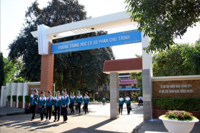 Liên đội trường THCS Phan Chu Trinh với phong trào “Tiếp sức tới trường”
