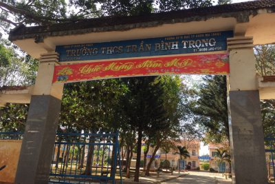 Hành động đẹp của các em học sinh trường THCS Trần Bình Trọng